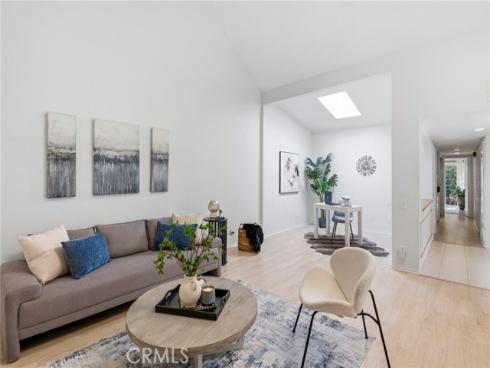 3 Willow Tree , Irvine, CA