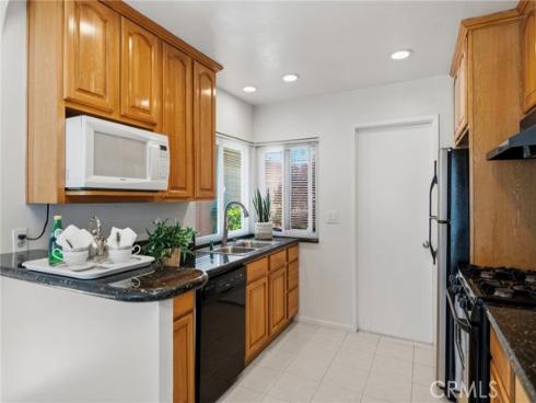3 Willow Tree , Irvine, CA