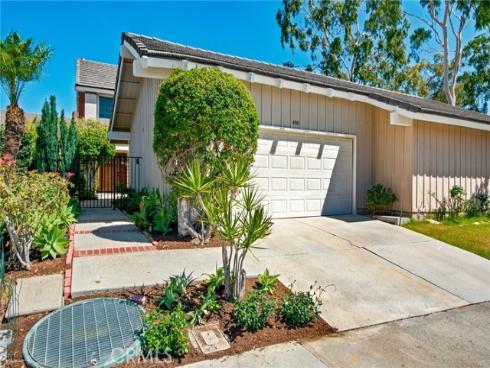 4981 Paseo Segovia