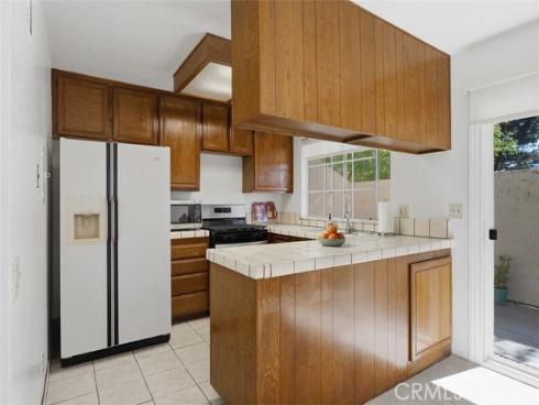 34 Exeter , Irvine, CA