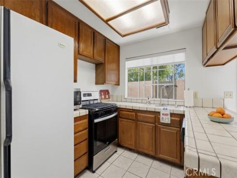 34 Exeter , Irvine, CA