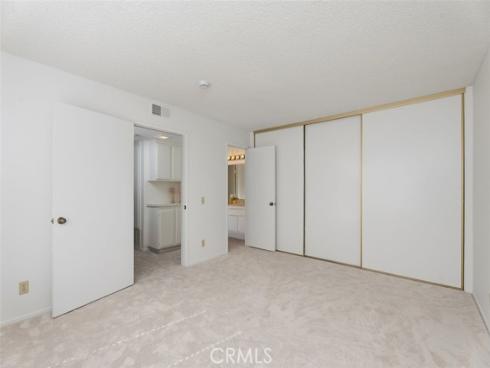 34 Exeter , Irvine, CA