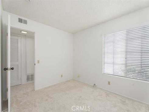 34 Exeter , Irvine, CA