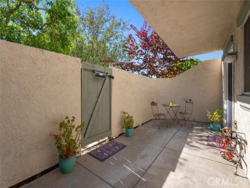 34 Exeter , Irvine, CA