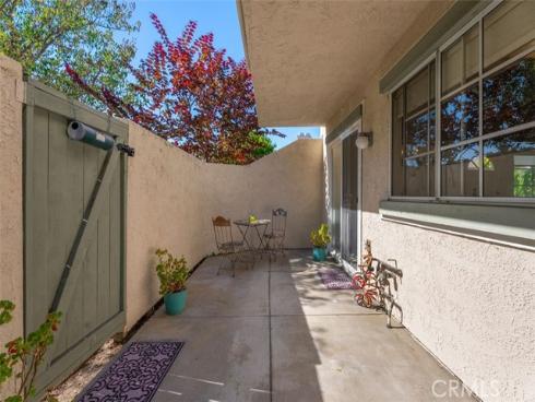 34 Exeter , Irvine, CA