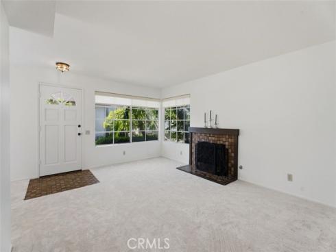 34 Exeter , Irvine, CA