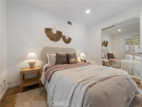 13 Nutwood , Irvine, CA