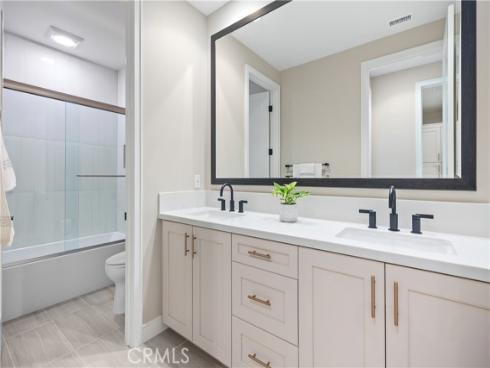 142 Sabbia , Irvine, CA