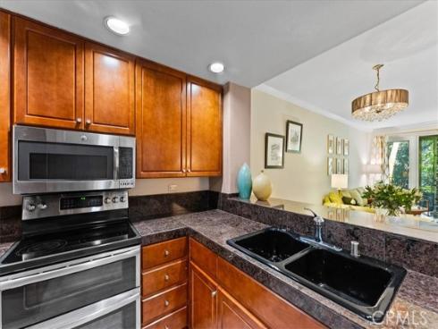2253 Martin 207 , Irvine, CA
