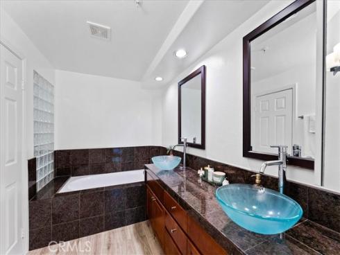 2253 Martin 207 , Irvine, CA
