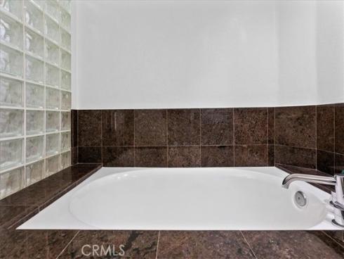 2253 Martin 207 , Irvine, CA
