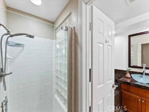 2253 Martin 207 , Irvine, CA