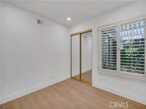 32  Deerwood E  , Irvine, CA