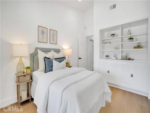 32  Deerwood E  , Irvine, CA
