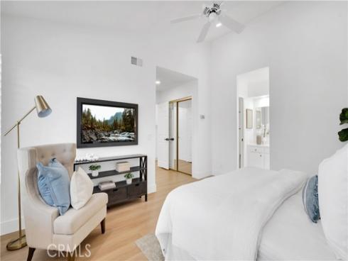 32  Deerwood E  , Irvine, CA