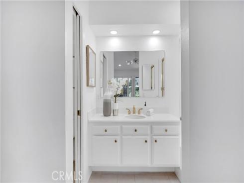 32  Deerwood E  , Irvine, CA