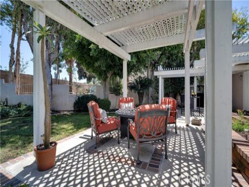32  Deerwood E  , Irvine, CA