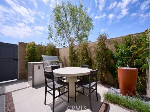 175  Moody  , Irvine, CA