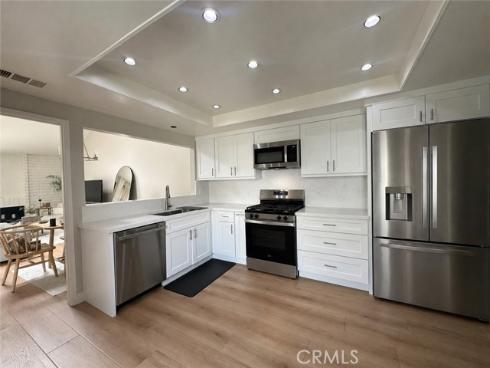11 Beechwood , Irvine, CA