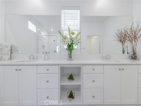 204 Yerba , Irvine, CA