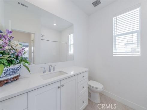 204 Yerba , Irvine, CA