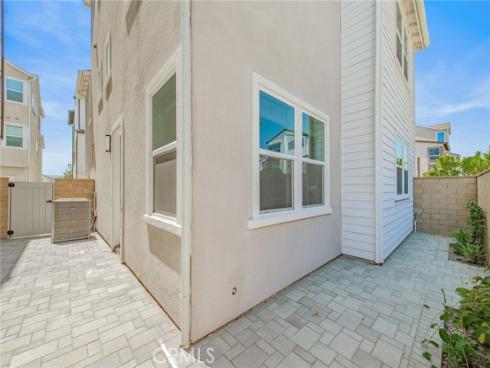 204 Yerba , Irvine, CA
