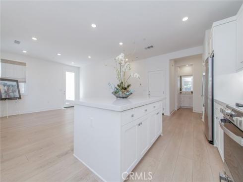 204 Yerba , Irvine, CA