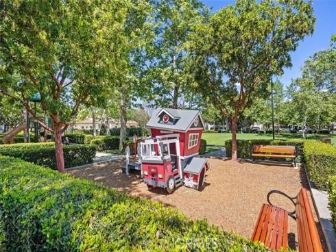 33 Flowerbud , Irvine, CA