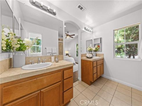 40 Trailing Vine , Irvine, CA