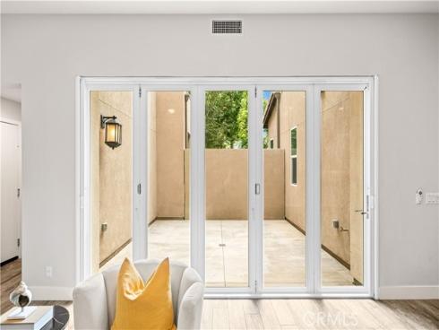 220 Follyhatch , Irvine, CA