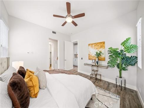 220 Follyhatch , Irvine, CA