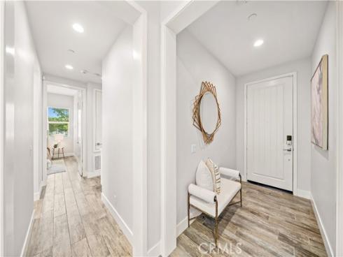 220 Follyhatch , Irvine, CA