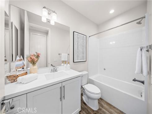 220 Follyhatch , Irvine, CA