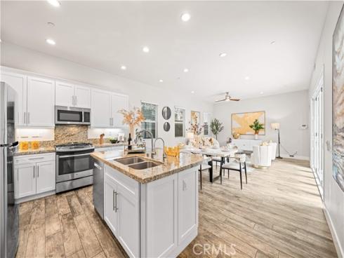 220 Follyhatch , Irvine, CA