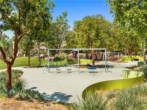 220 Follyhatch , Irvine, CA