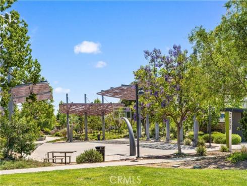 220 Follyhatch , Irvine, CA