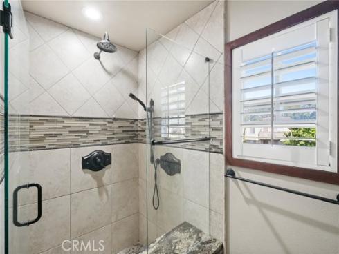 17  Deerwood  , Irvine, CA