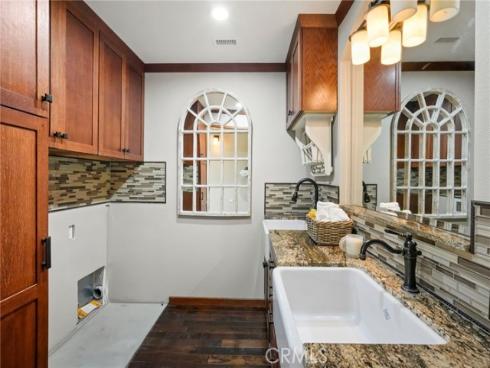 17  Deerwood  , Irvine, CA
