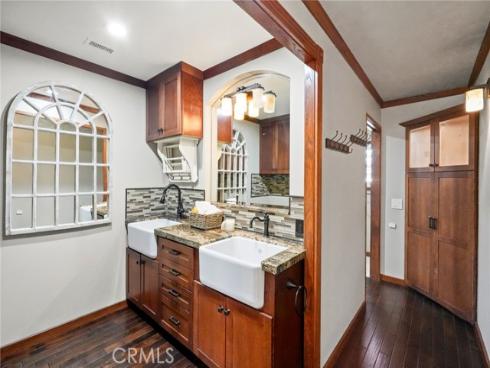 17  Deerwood  , Irvine, CA