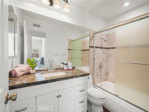 17  Deerwood  , Irvine, CA