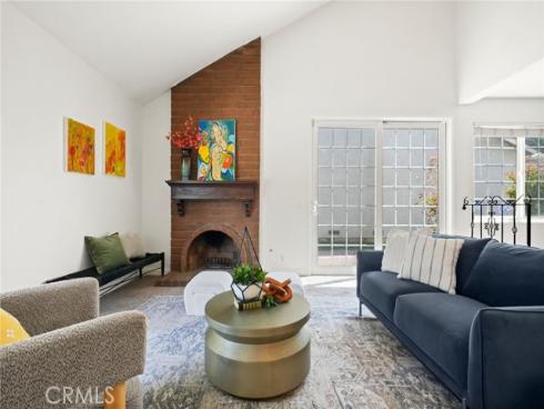 17  Deerwood  , Irvine, CA