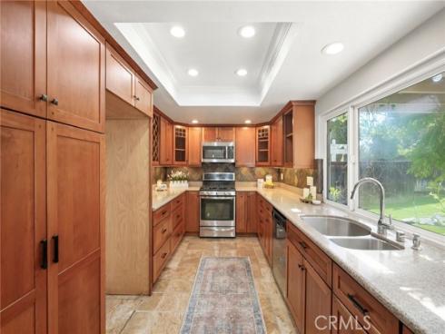 17  Deerwood  , Irvine, CA