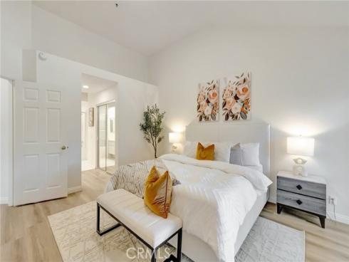 34 Magellan Aisle , Irvine, CA