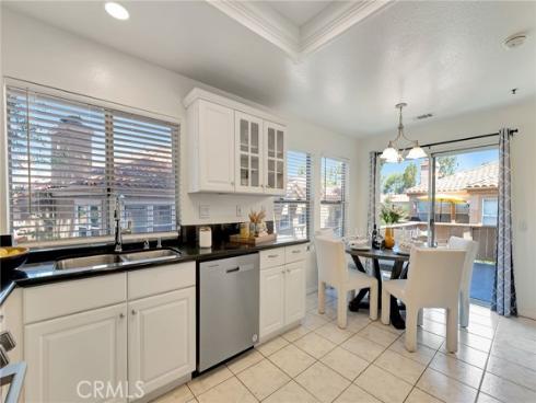 34 Magellan Aisle , Irvine, CA