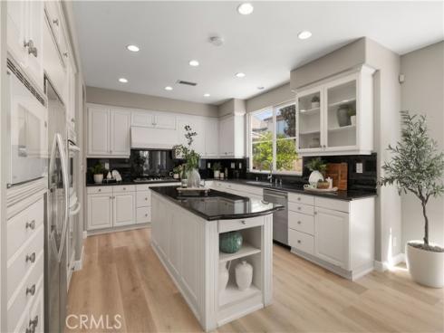9 Modesto , Irvine, CA