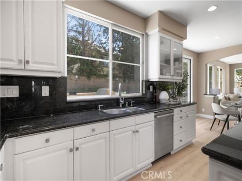 9 Modesto , Irvine, CA