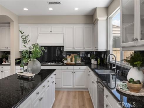 9 Modesto , Irvine, CA
