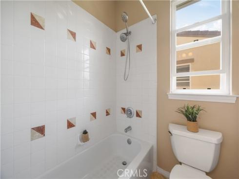 9 Modesto , Irvine, CA