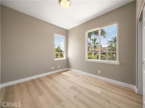9 Modesto , Irvine, CA