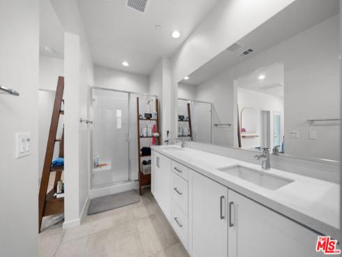 162  Novel  , Irvine, CA